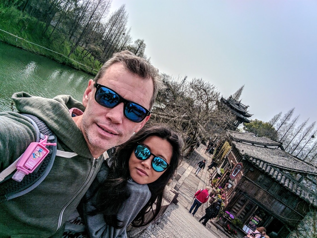 我和我的妻子,在她的老家嘉兴。